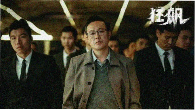 殷墟宫殿宗庙区夯土台基与清晨斜光的封面示意